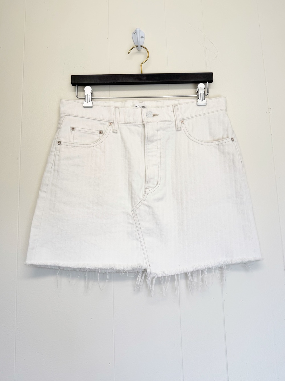 MOUSSY Vintage White Denim Skirt Raw Hem Size 29